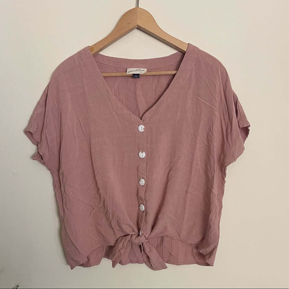 Universal Thread Top